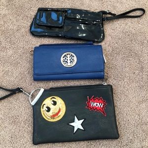 ☮️2FREE!!! BOGO!!Wristlet /wallet bundle